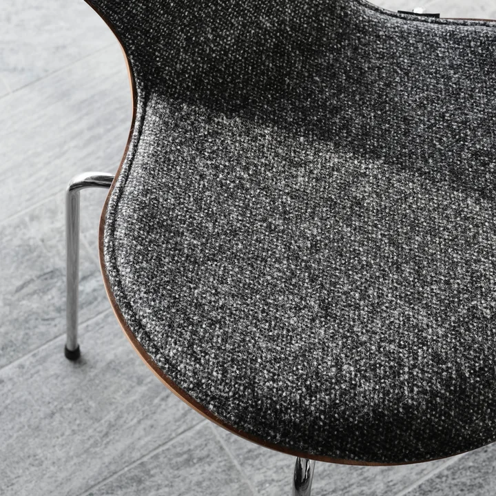 Series 7, Vanir Granite, brown / chrome frame by Fritz Hansen