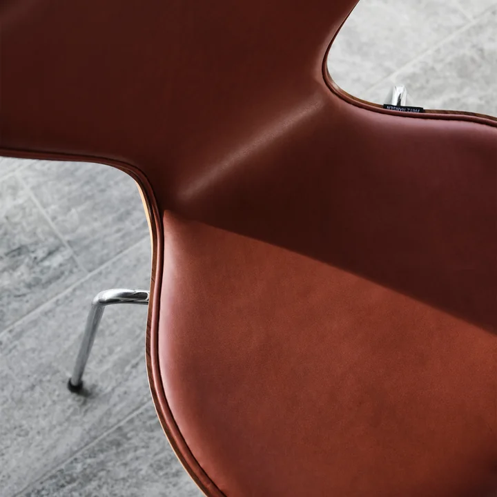 Series 7, chair, chestnut brown leather / chrome frame by Fritz Hansen