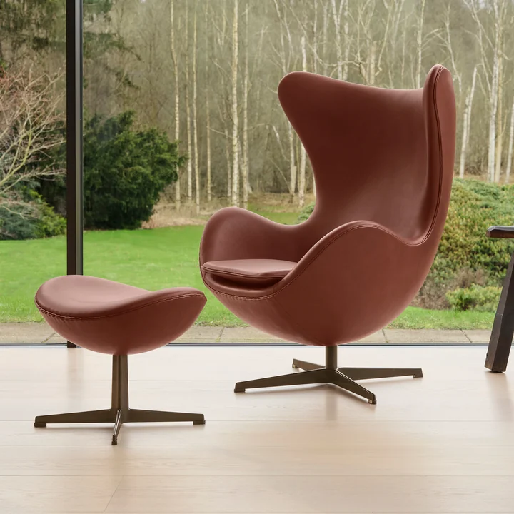 Egg Chair and footrest, maroon leather from Fritz Hansen