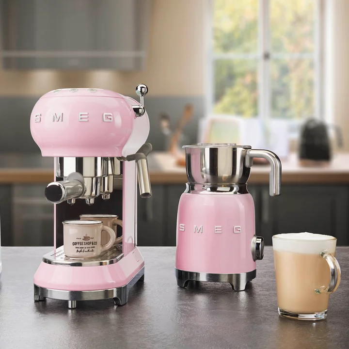 50's Style milk frother MFF13 from Smeg