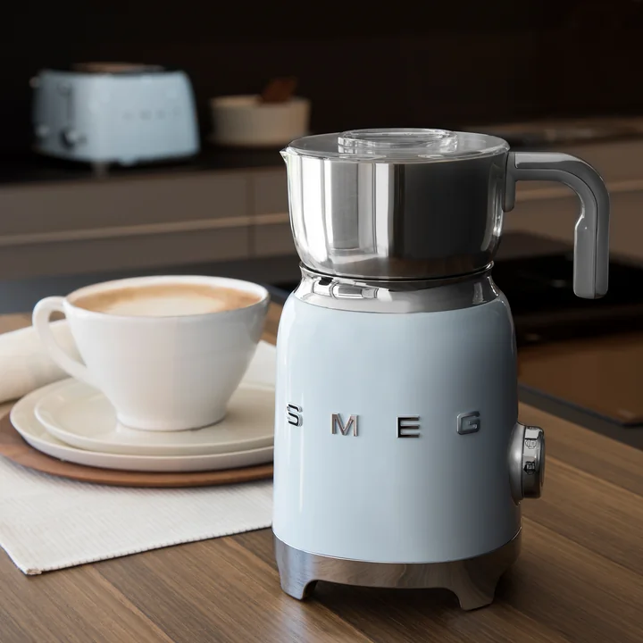 50's Style milk frother MFF14 from Smeg