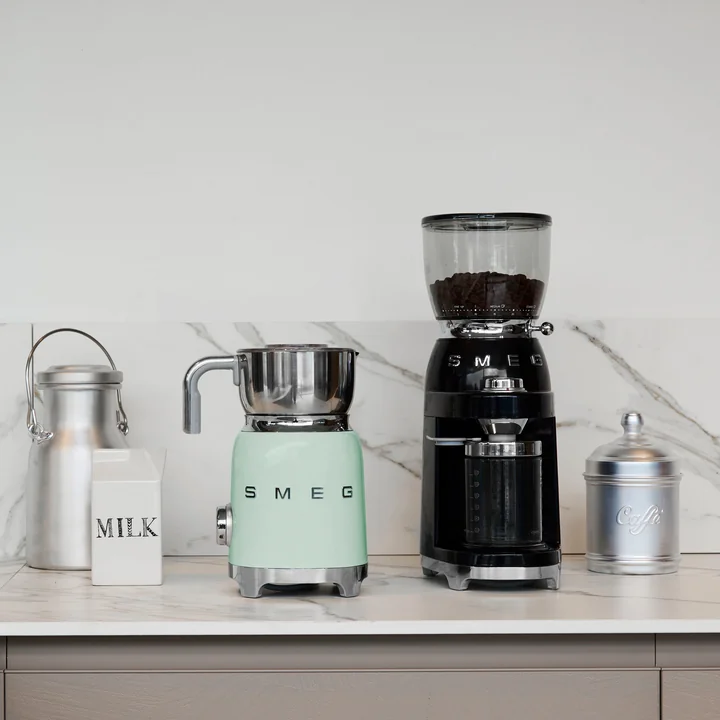 50's style milk frother MFF15 from Smeg