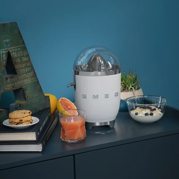 50's Style Citrus juicer CJF11 from Smeg