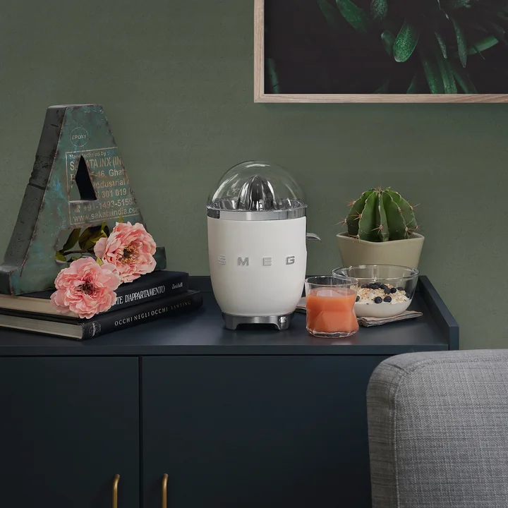 50's Style Citrus juicer CJF11 from Smeg