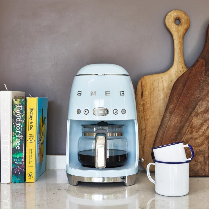 Filter coffee maker DCF02 from Smeg