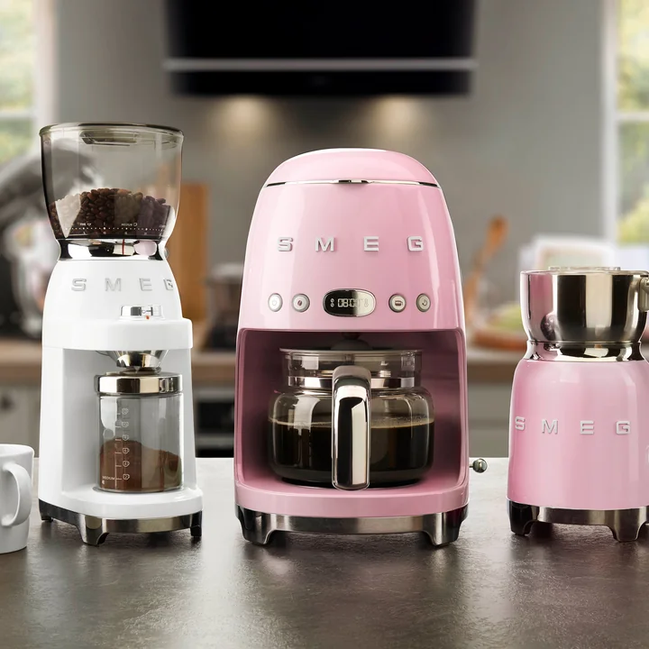 Filter coffee maker DCF03 from Smeg