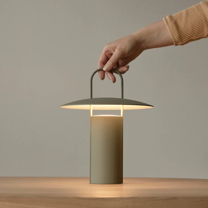 The Ray battery lamp from Audo