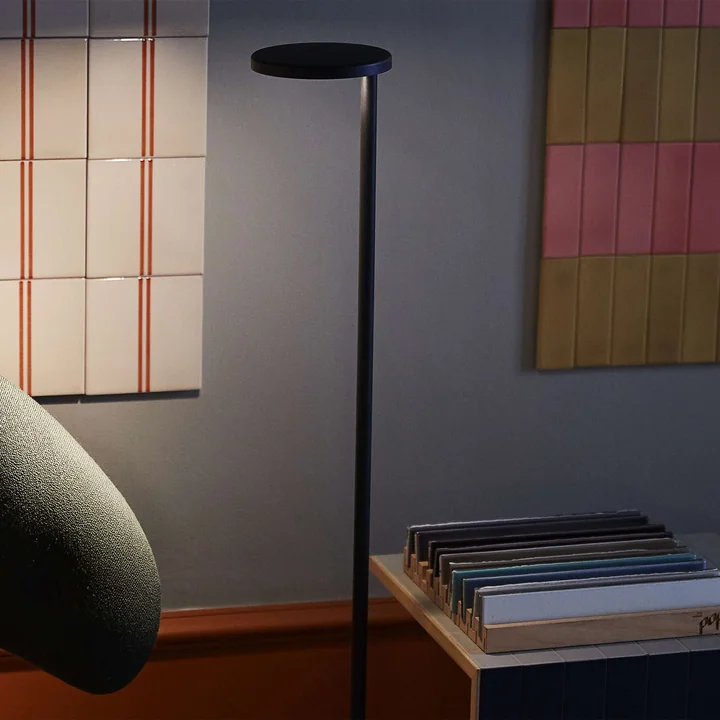 Oblique LED floor lamp from Flos