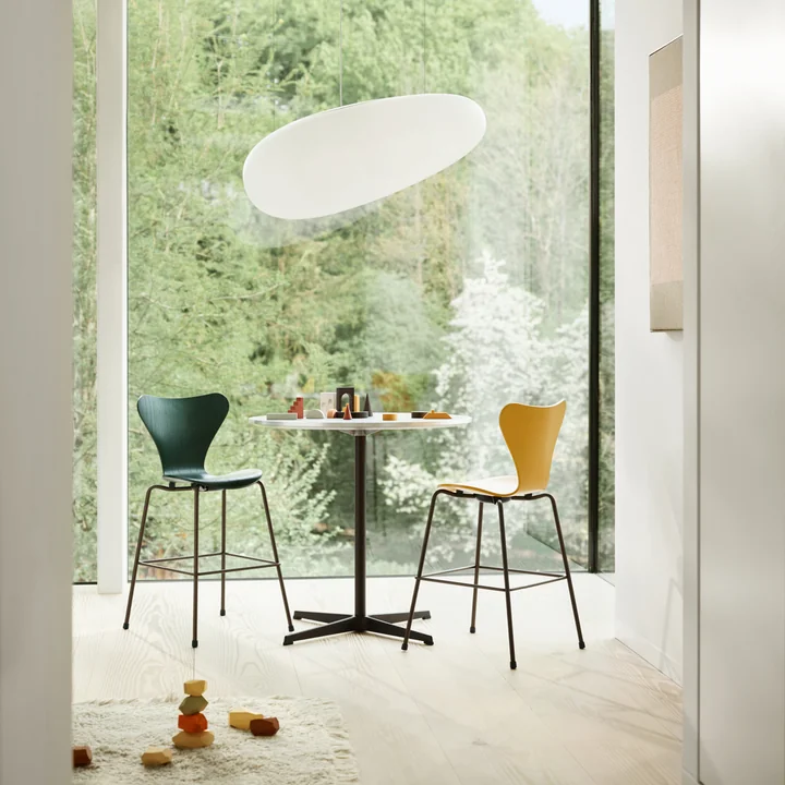 Series 7 Junior chair from Fritz Hansen