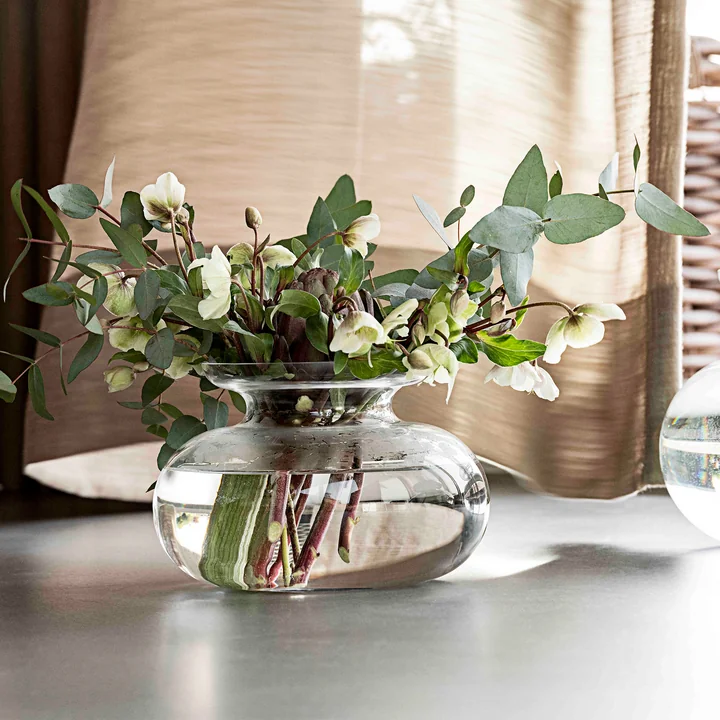 Inu Vase, Ø 3 1. 7 x 33 cm, pure clear by Zone Denmark