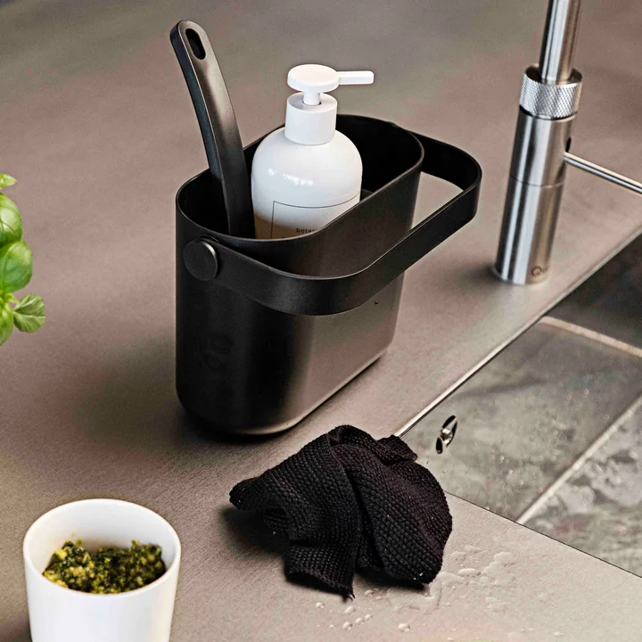 Circular Dishwashing set, black from Zone Denmark