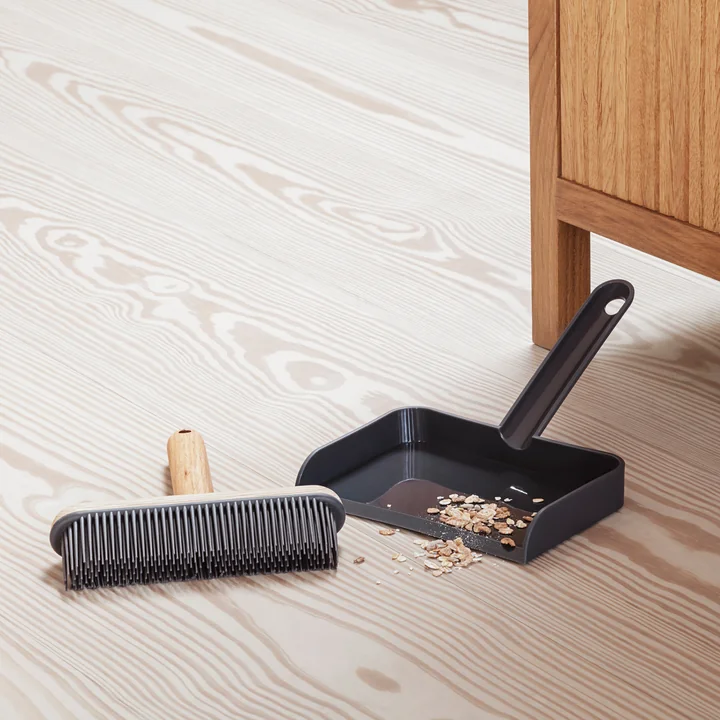 Hand brush and dustpan from Eva Solo