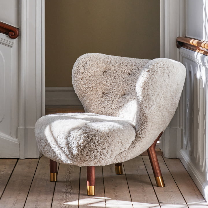 Little Petra VB1 Lounge Chair Limited Edition, Walnut with Brass / Sheepskin Moonlight by & Tradition