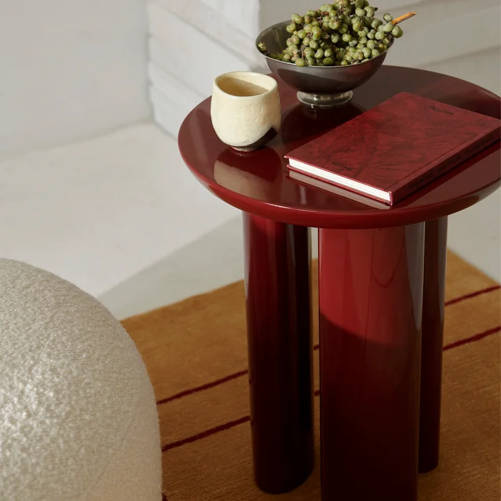 Tung side table, burgundy red from & Tradition