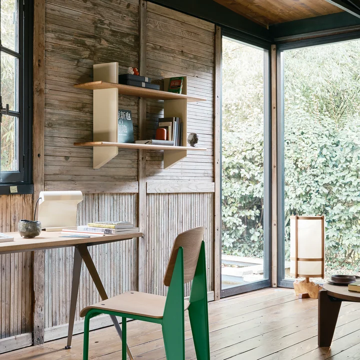 Rayonnage Mural from Vitra in the finish natural oak / ecru