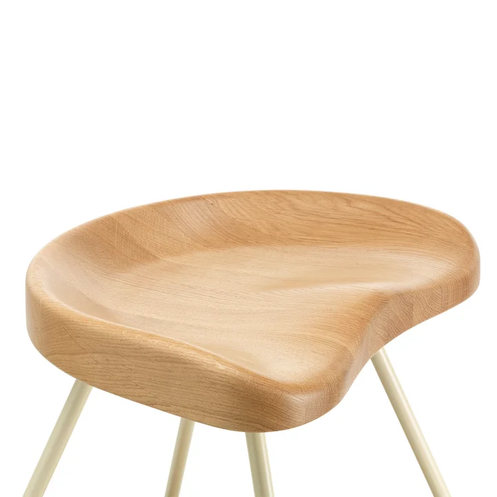 Tabouret 307 Stool from Vitra in natural oak finish