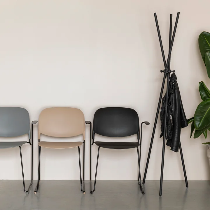 Sticks Livingstone wardrobe in the color black