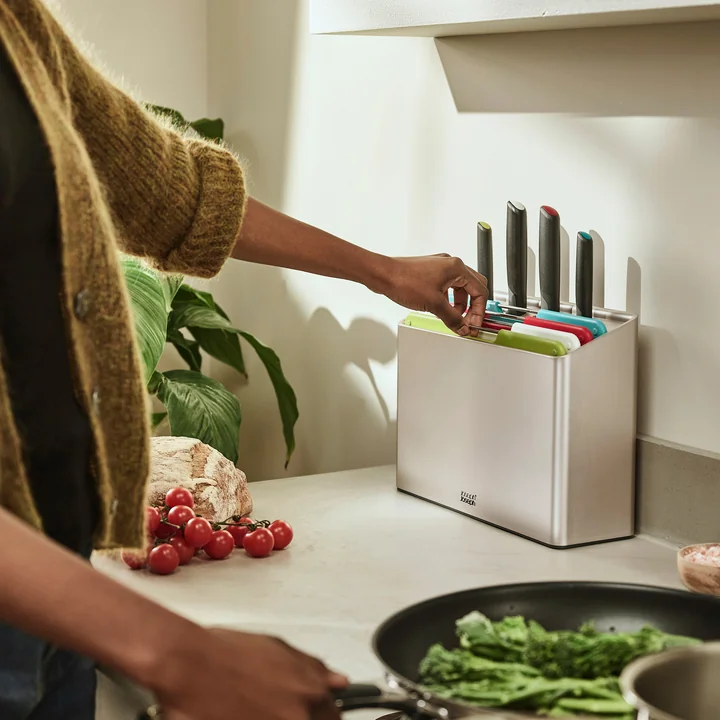 Folio Plus Knife and cutting board set from Joseph Joseph