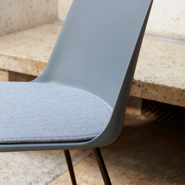 Rely Chair HW6 from & Tradition