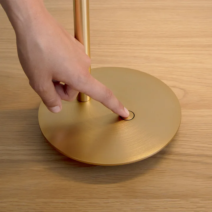 Omni LED table lamp, brass from Umage