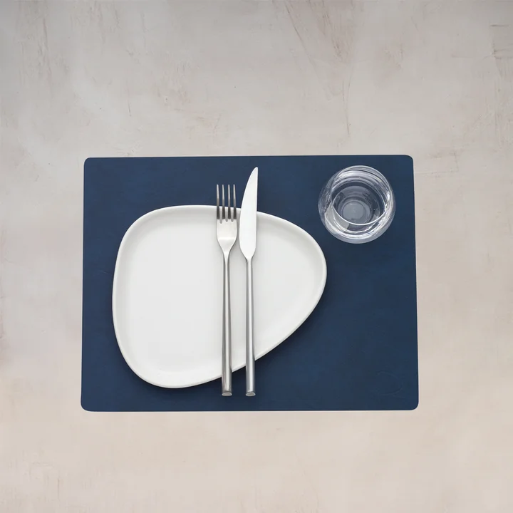 Placemat Square M from Lind DNA