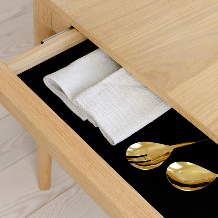 Heart'n'Soul Dining table from Umage