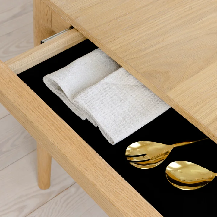 Heart'n'Soul Dining table from Umage