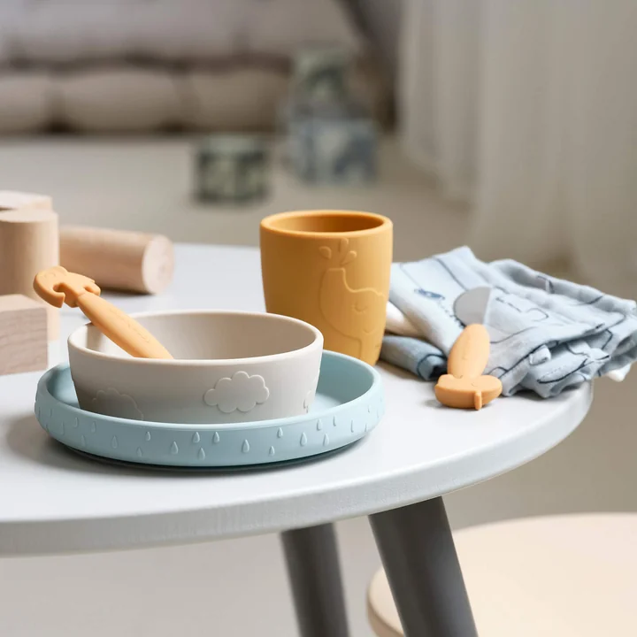 Stick & Stay Tableware set from Done by Deer