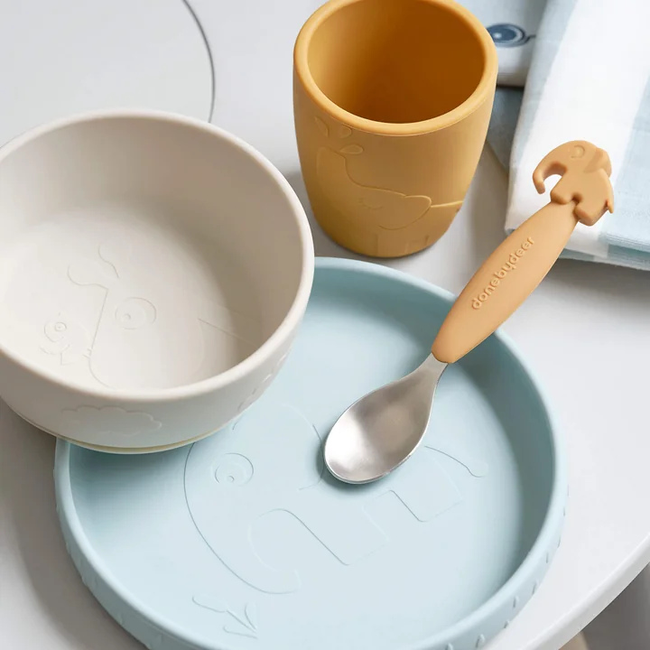 Stick & Stay Tableware set from Done by Deer