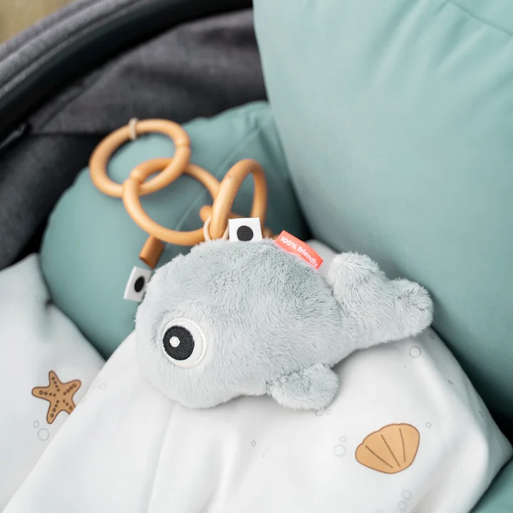 The rattle from Done by Deer