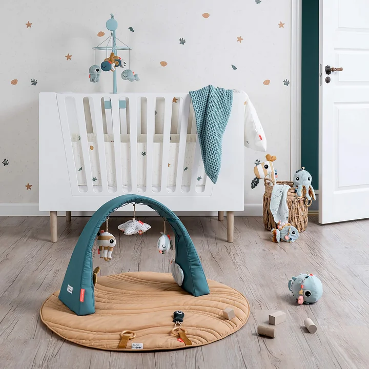 Music mobile with mirror and crib from Done by Deer