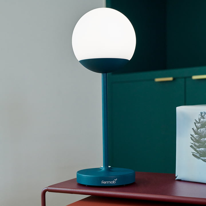 Mooon! Battery LED table lamp from Fermob