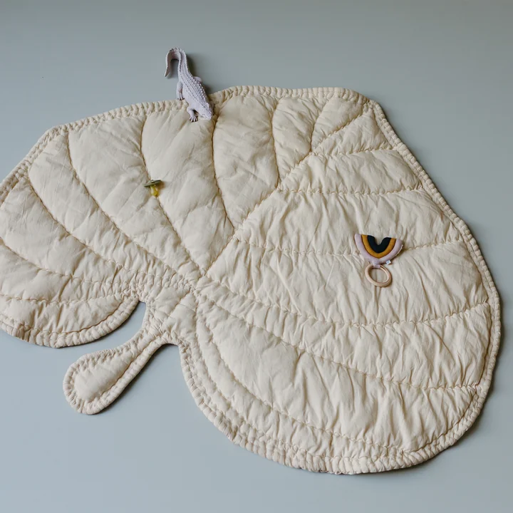 Leaf Play blanket from Nofred in color sand
