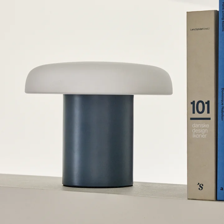 Ateliers Table lamp, dark blue from Hübsch Interior