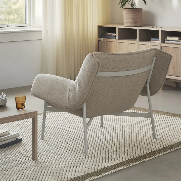 Couple coffee table and Pebble rug from Muuto