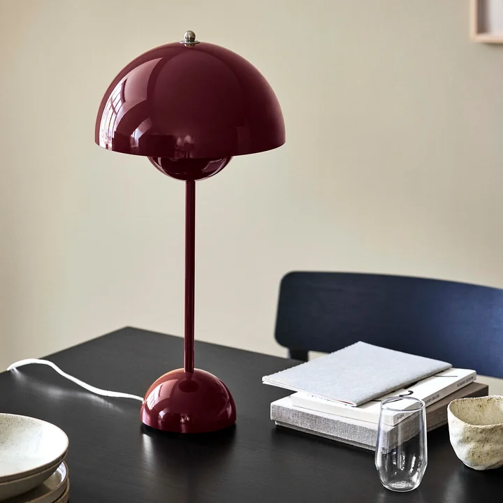 & Tradition - FlowerPot table lamp VP3, dark plum