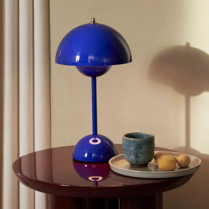 & Tradition - Flowerpot Battery Table Lamp VP9