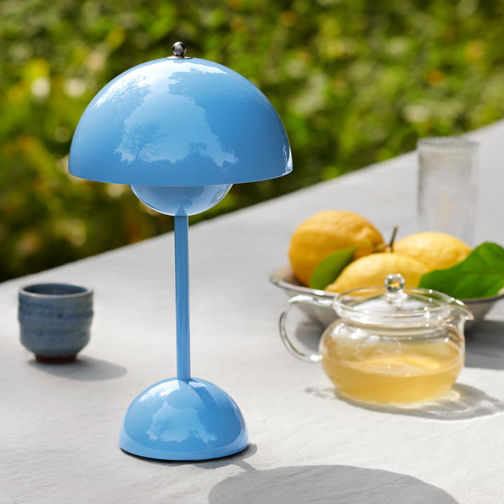 & Tradition - Flowerpot Battery Table Lamp VP9