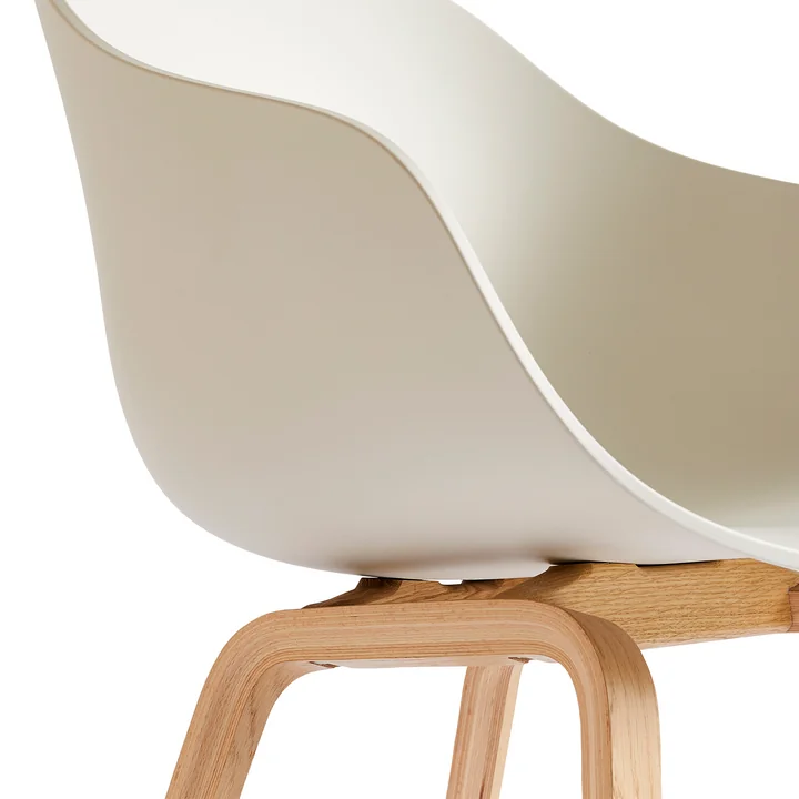 About a Chair AAC 222, oak lacquered / melange cream from HAY