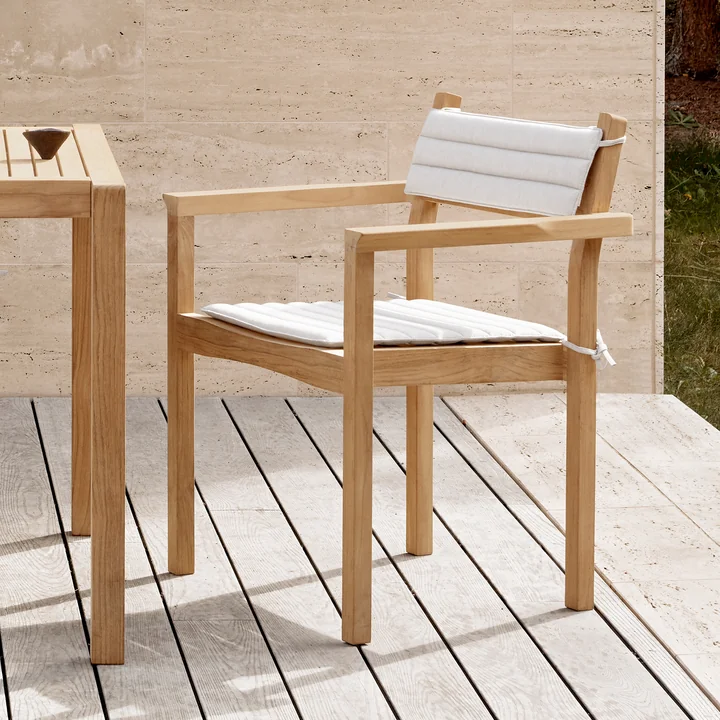 AH502 Garden armchair, teak untreated from Carl Hansen