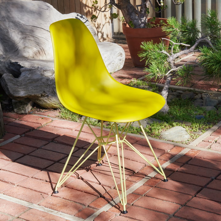 Eames Plastic Side Chair DSR, citron / mustard by Vitra