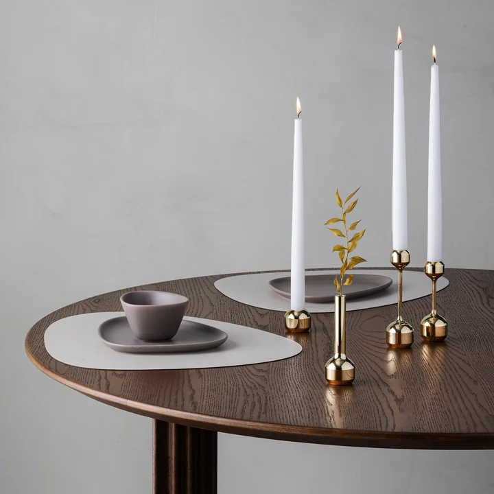 Silhouette Vase from Lind DNA