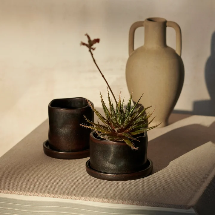 Uneru Mini pot from Ferm Living in the color black (set of 2)