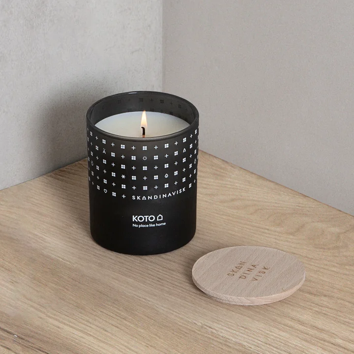 Scented candle with lid from Skandinavisk