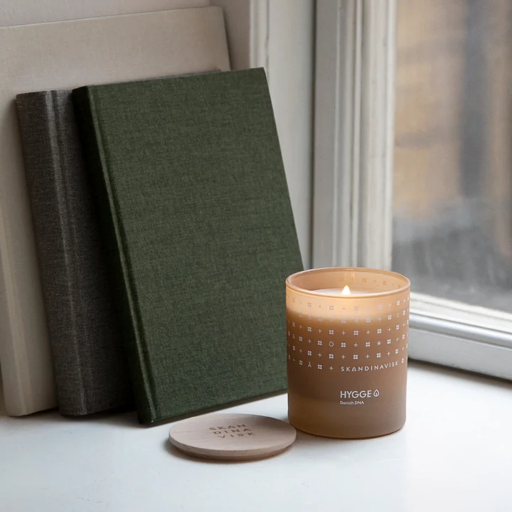 Scented candle with lid from Skandinavisk