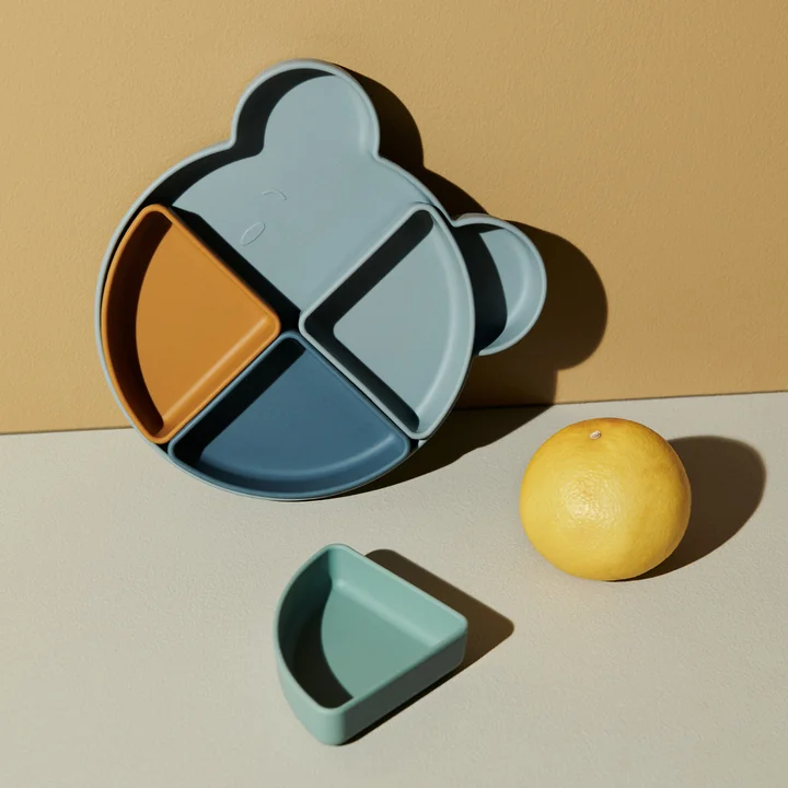 Arne subdivided plate from LIEWOOD in the design Mr. Bear, blue fog