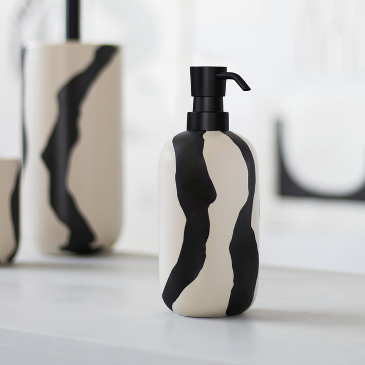 Icon Soap dispenser high from Mette Ditmer in the version off-white / black