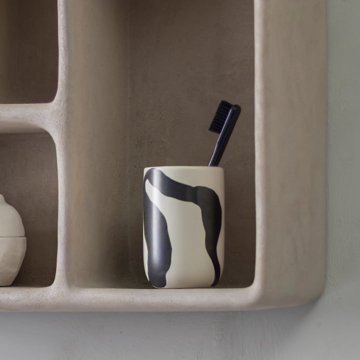 Icon Toothbrush mug from Mette Ditmer in the design off-white / black