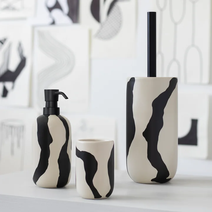Icon Bathroom products from Mette Ditmer in the version off-white / black