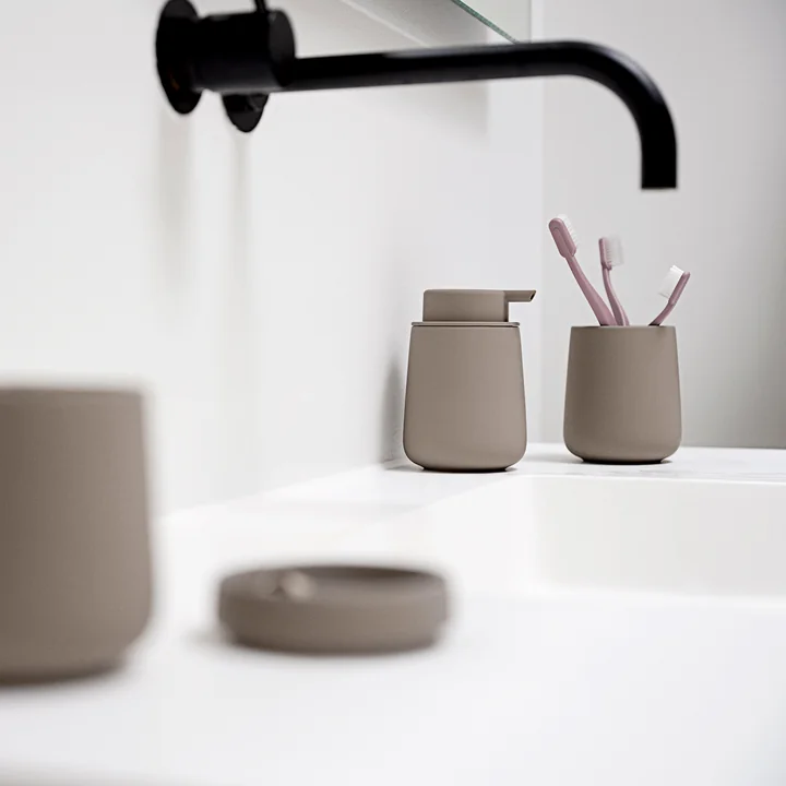 Nova One Toothbrush mug from Zone Denmark